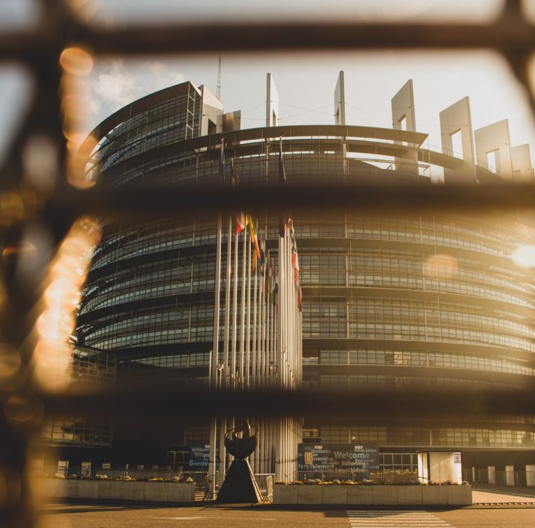 “Mazzette” e lobby sotto accusa