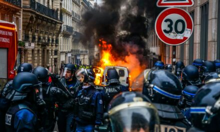 Le rivolte in Francia un monito per tutta l’Europa