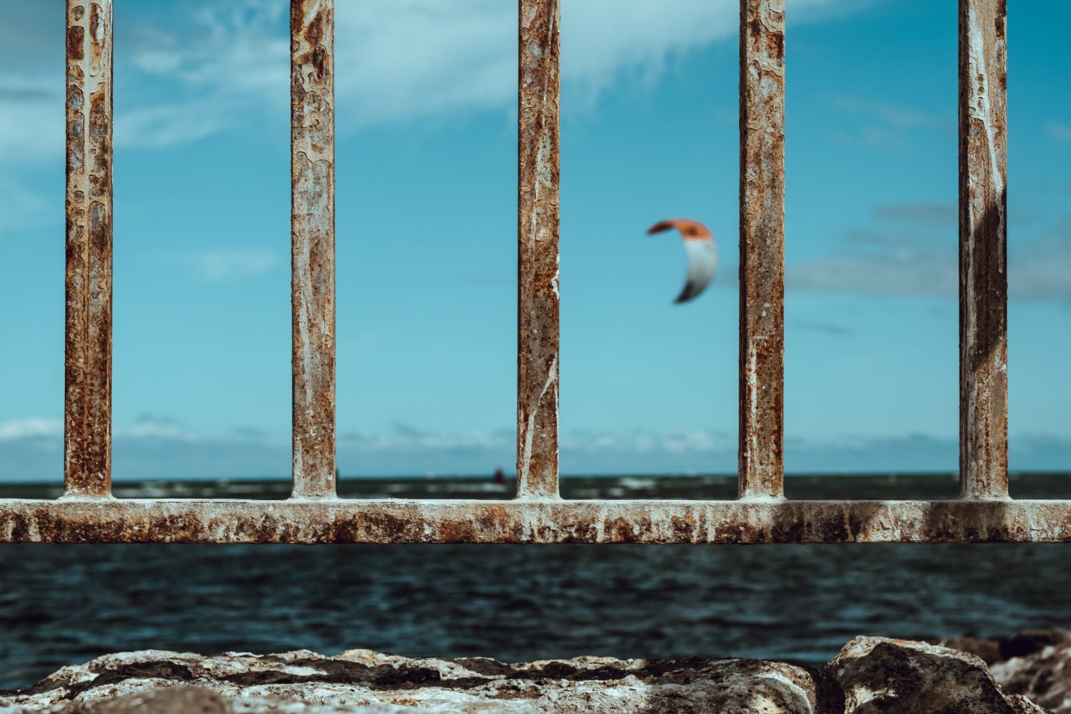 Le sbarre infrangono un sogno…