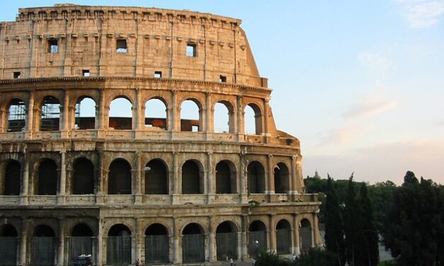 Alla scoperta della saggezza popolare e letteraria attraverso i motti dei Palazzi di Roma