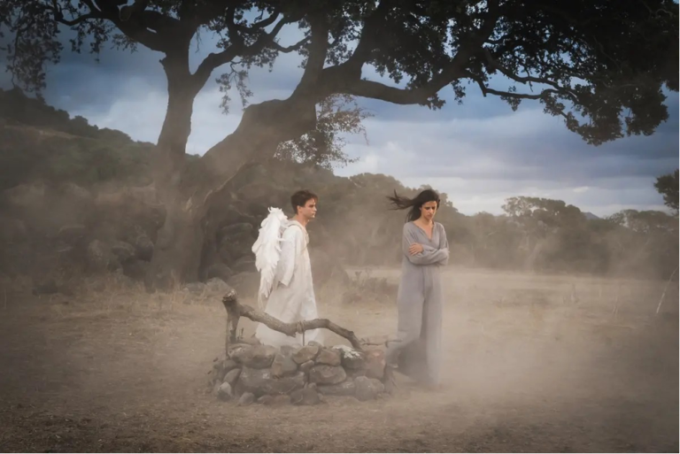 La rivoluzione ha un tratto gentile. La censura no