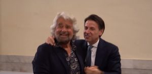 Grillo licenziato, Beppe Grillo e Giuseppe Conte