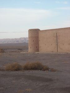Miandasht: torre laterale del caravanserraglio (foto A. Ferrari)
