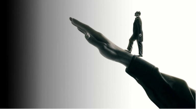 M – Il figlio del secolo: la canzone di Marinelli