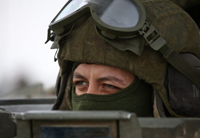 Le guerre permanenti convengono ai ricchi Soldato in guerra