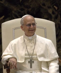 Leone XIV, foto di Edgar Beltrán, Wikimedia Commons