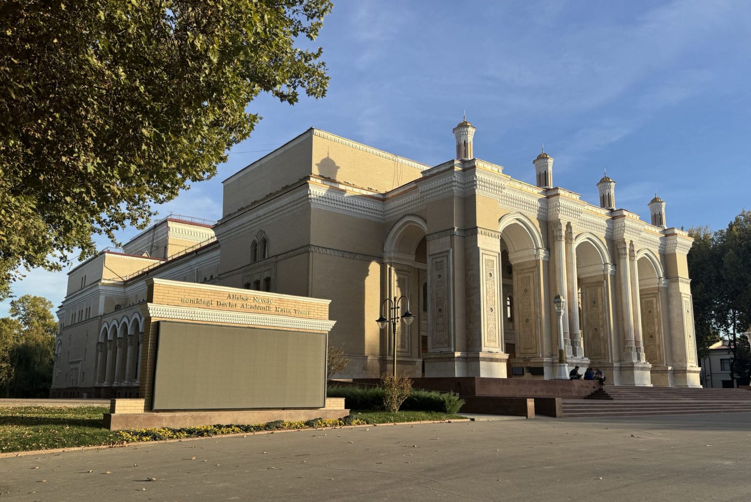 TASHKENT - Teatro Alisher Navoiy