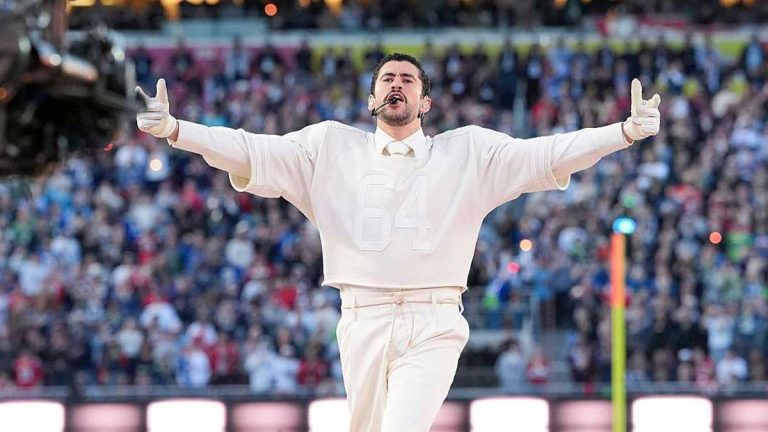 Dal Super Bowl una sfida culturale a Trump: l’America inclusiva di Bad Bunny