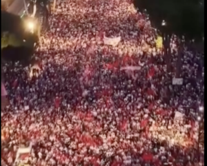 Le proteste in Albania contro contro il mega progetto immobiliare sull’isola di Sazan