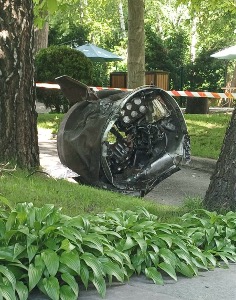 Frammento di un missile russo, centro di Kyiv, giugno 2026.Foto: Iryna Medved.