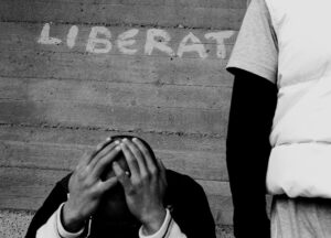 La gogna social travolge il dramma della vita spezzata di Karam Karam suicidio in carcere