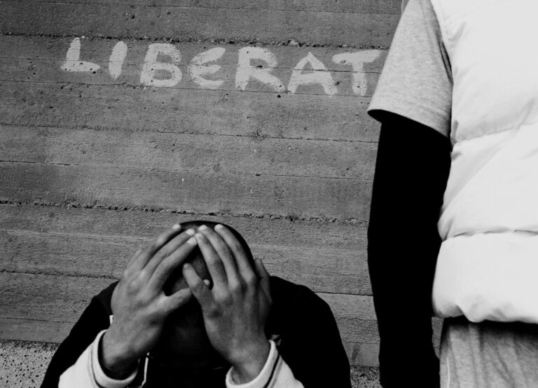 La gogna social travolge il dramma della vita spezzata di Karam Karam suicidio in carcere