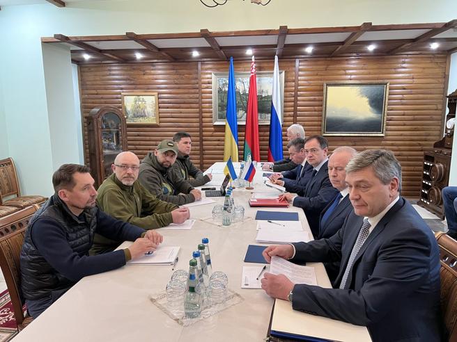 A Trump e a Putin serve la capitolazione dell’Ucraina negoziati Ucraina Russia